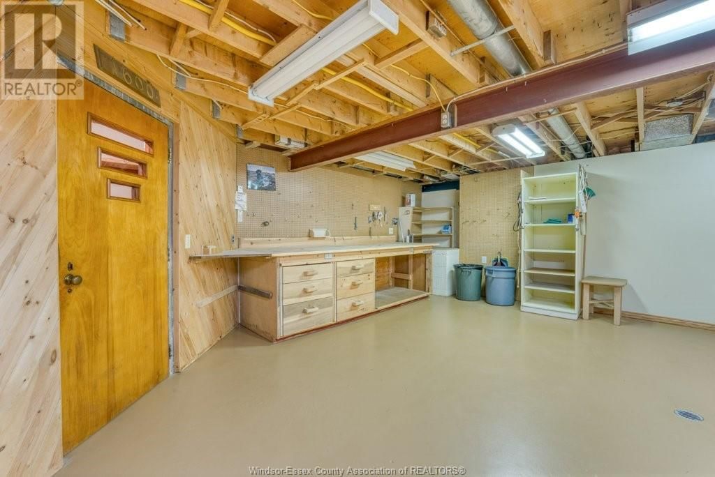 1600 LAURIER DRIVE Image 35