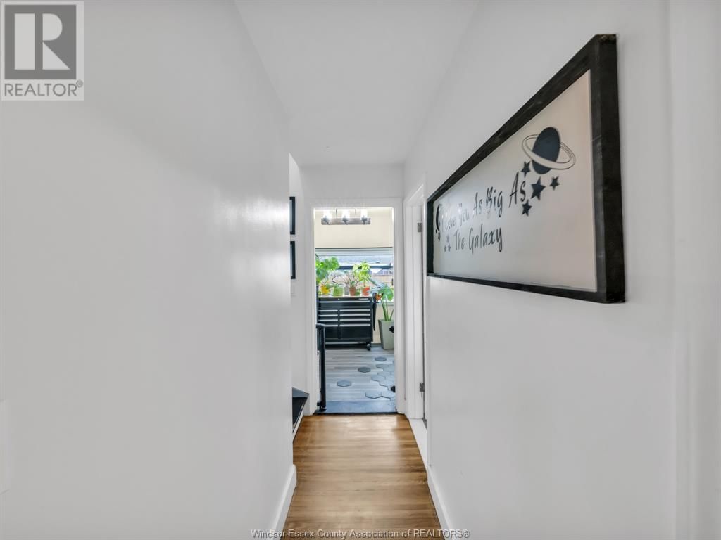 1087 GLIDDEN Image 16