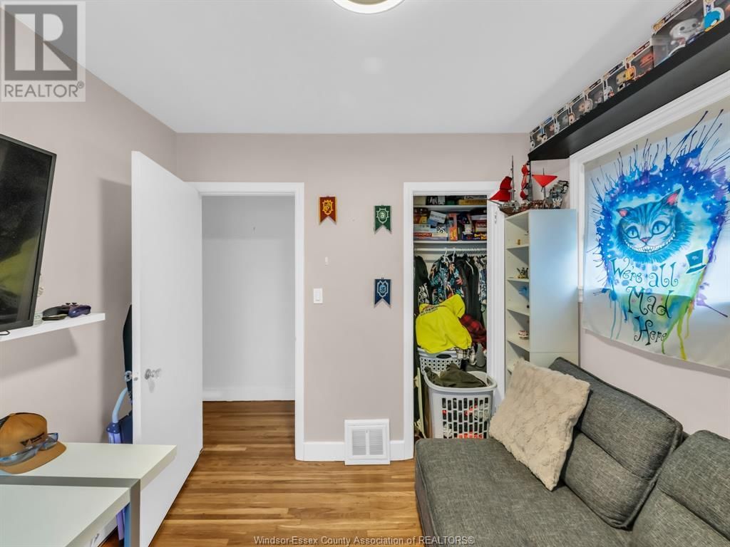 1087 GLIDDEN Image 18