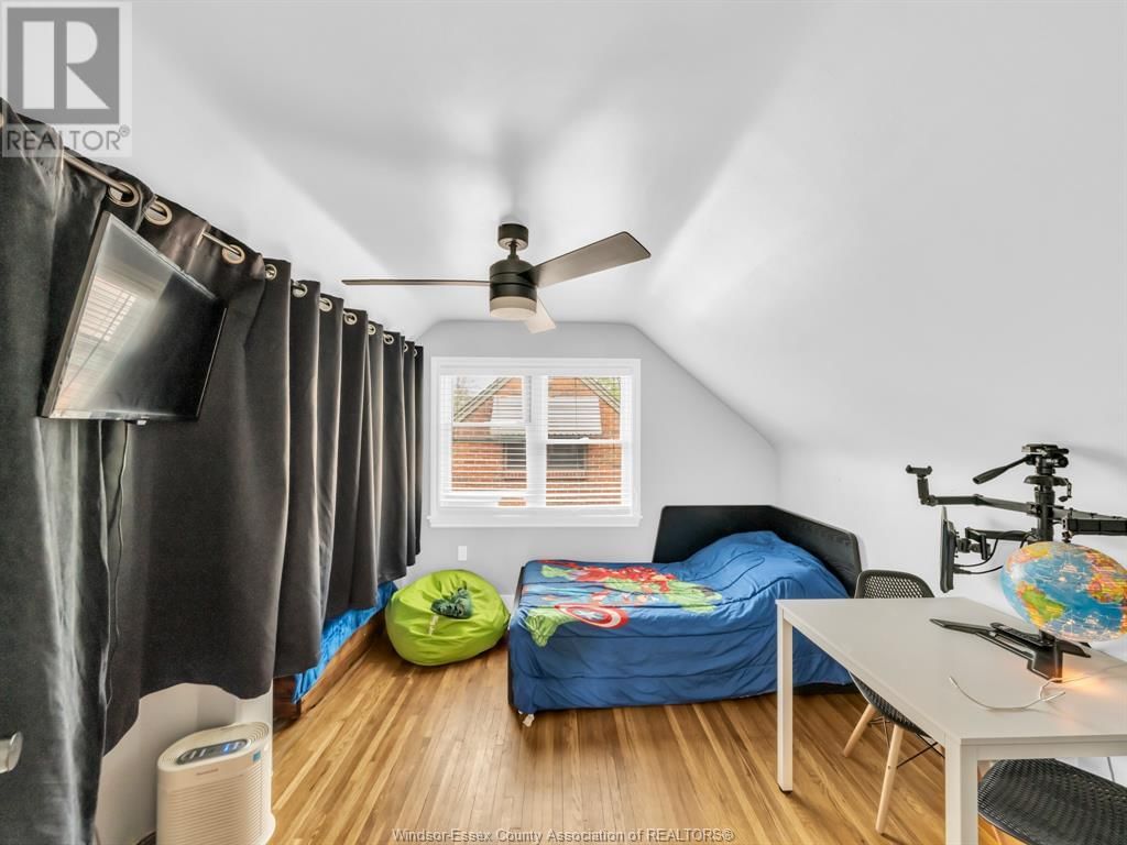 1087 GLIDDEN Image 24