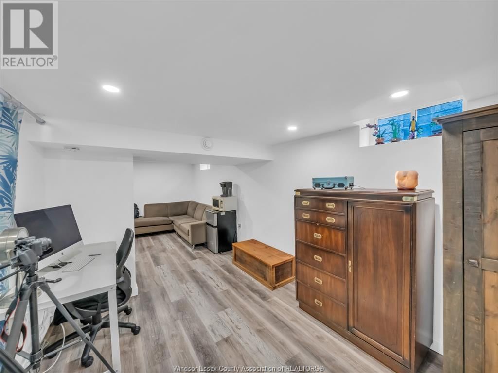 1087 GLIDDEN Image 25