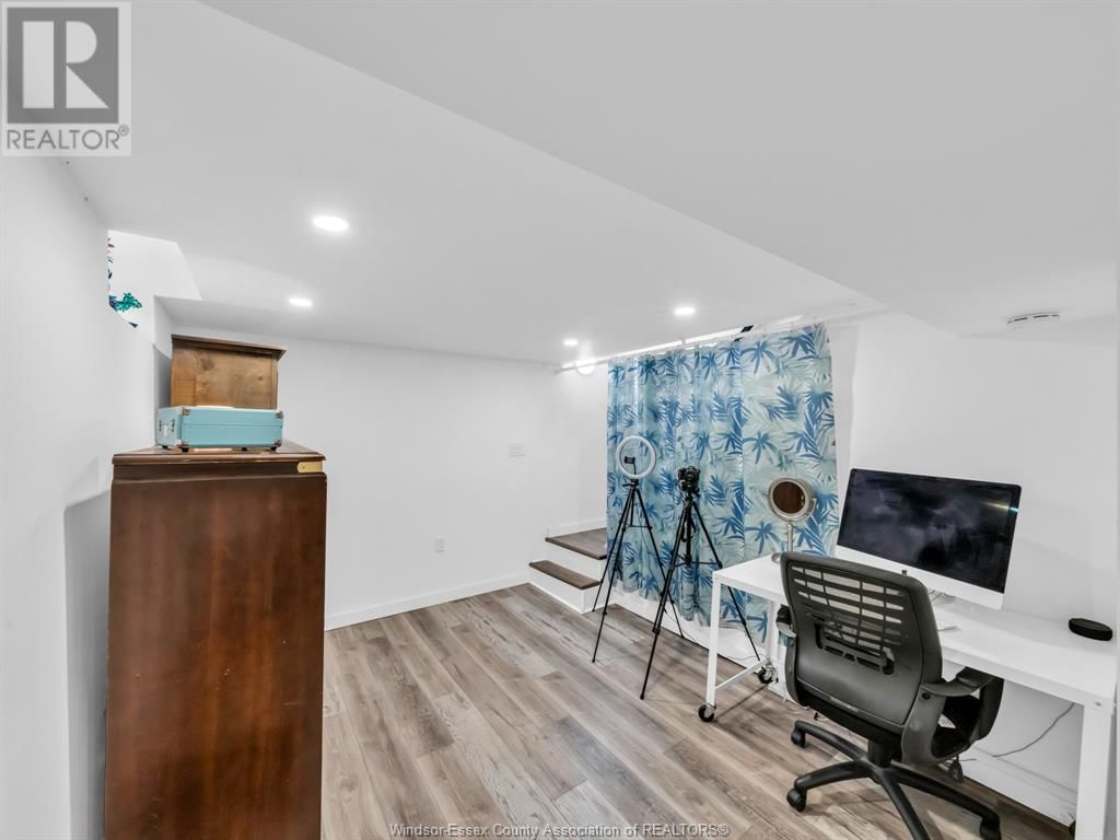 1087 GLIDDEN Image 26