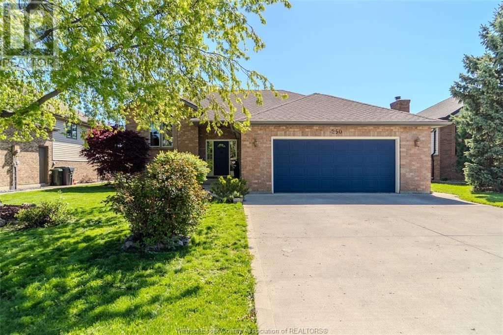 250 REDWOOD CRESCENT Image 1