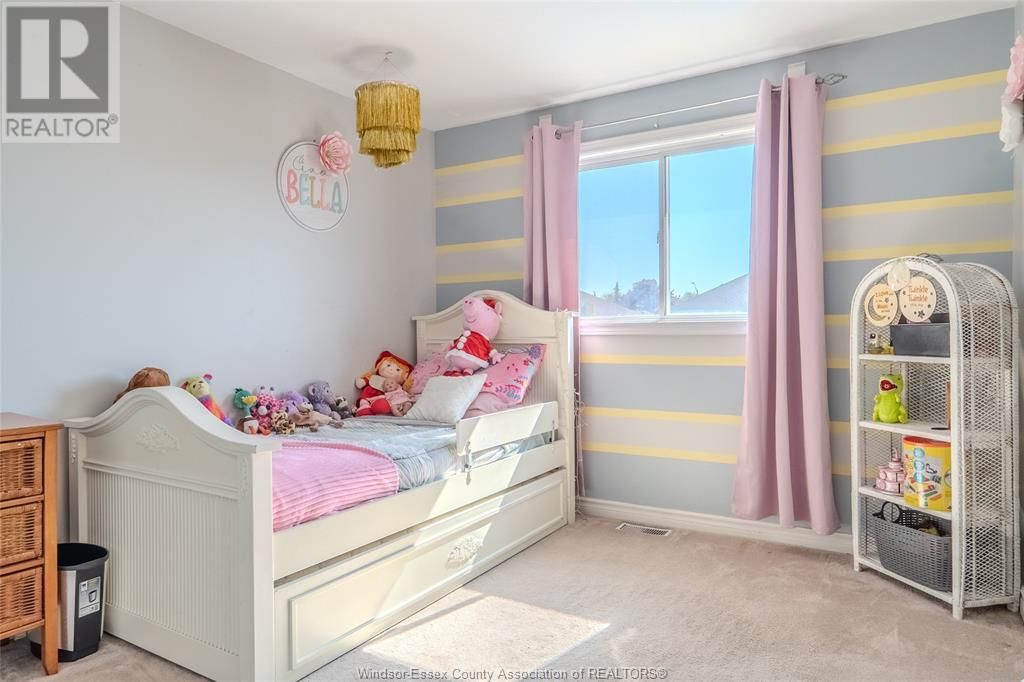 250 REDWOOD CRESCENT Image 11