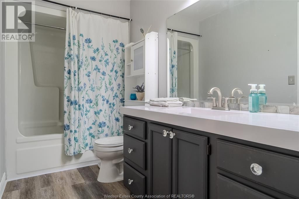 250 REDWOOD CRESCENT Image 16