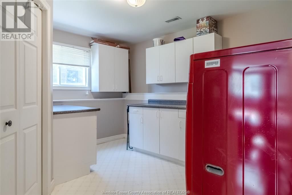 250 REDWOOD CRESCENT Image 18