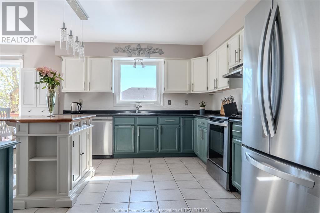 250 REDWOOD CRESCENT Image 2