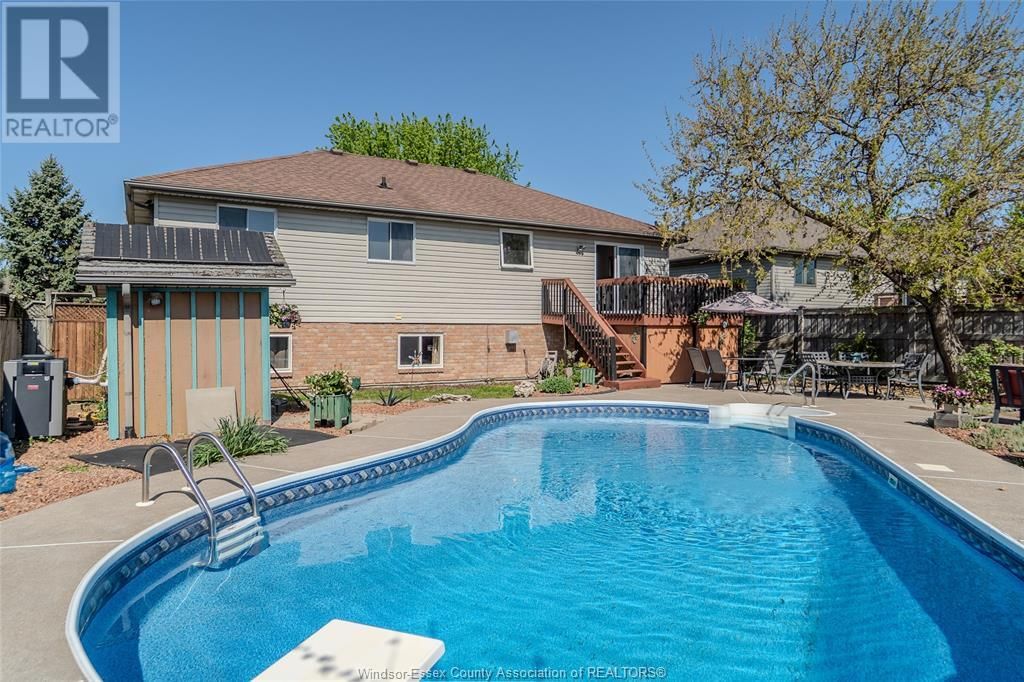 250 REDWOOD CRESCENT Image 21