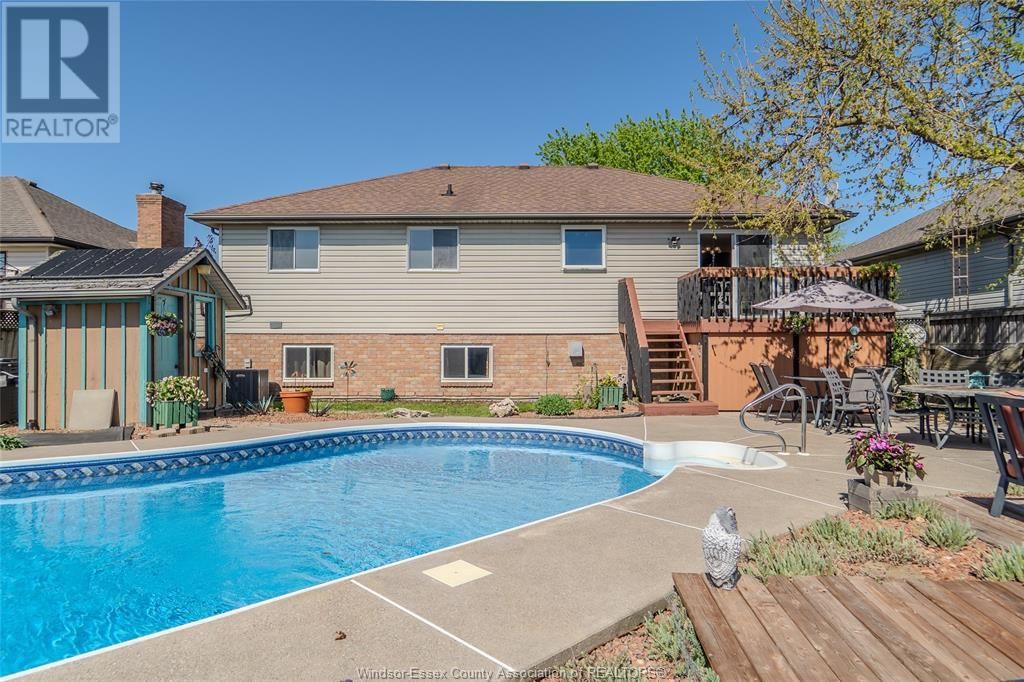250 REDWOOD CRESCENT Image 22