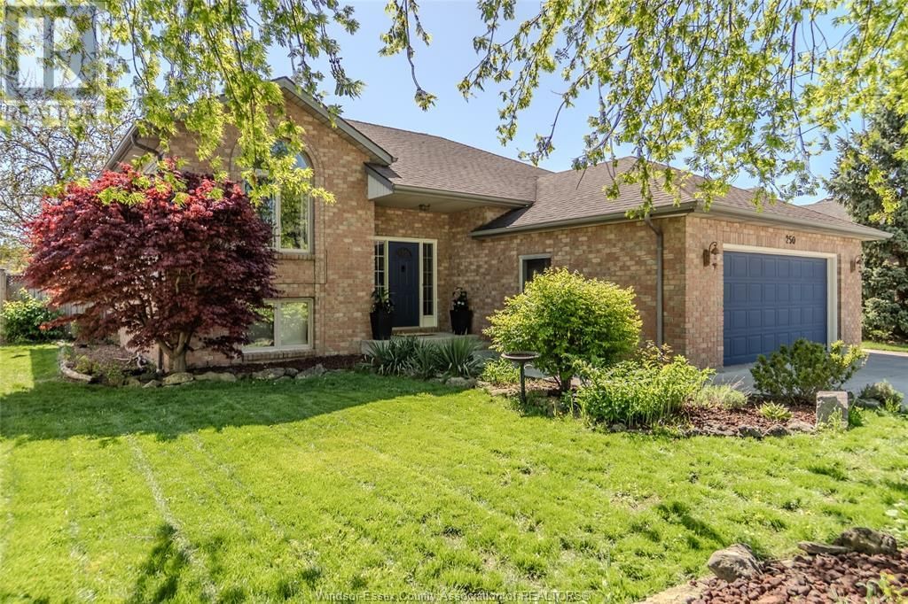 250 REDWOOD CRESCENT Image 24