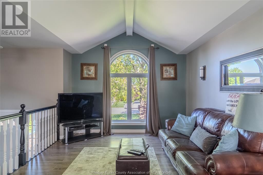 250 REDWOOD CRESCENT Image 6