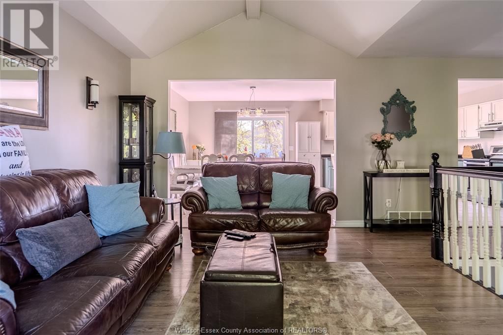 250 REDWOOD CRESCENT Image 7