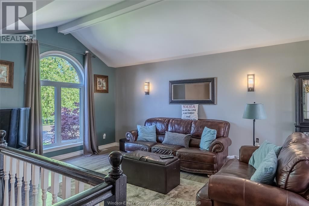 250 REDWOOD CRESCENT Image 8