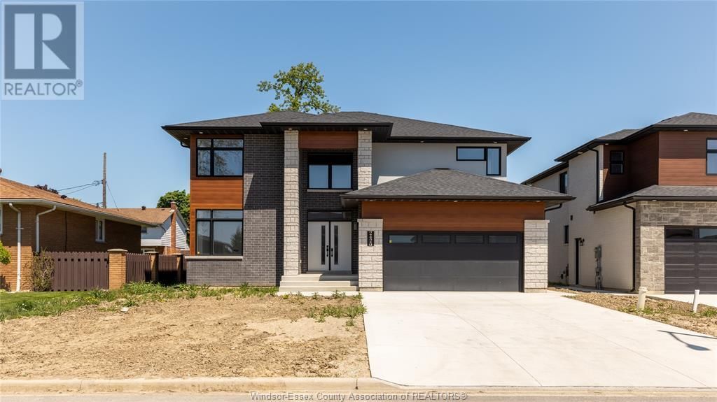 2420 ROXBOROUGH Image 1