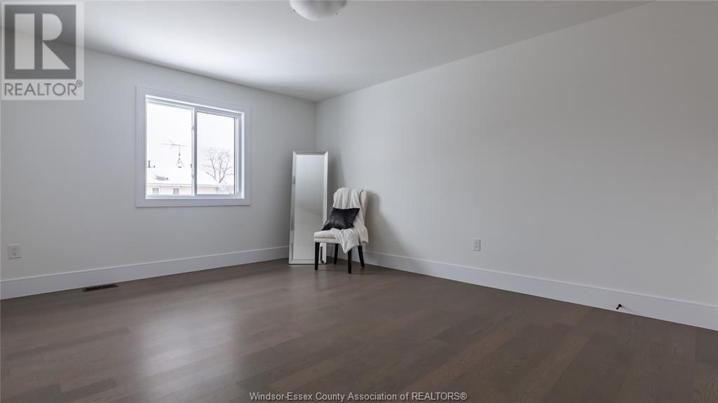2420 ROXBOROUGH Image 22