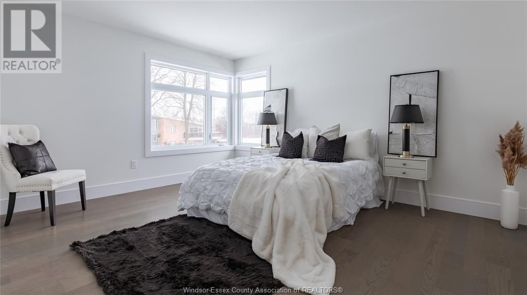2420 ROXBOROUGH Image 25