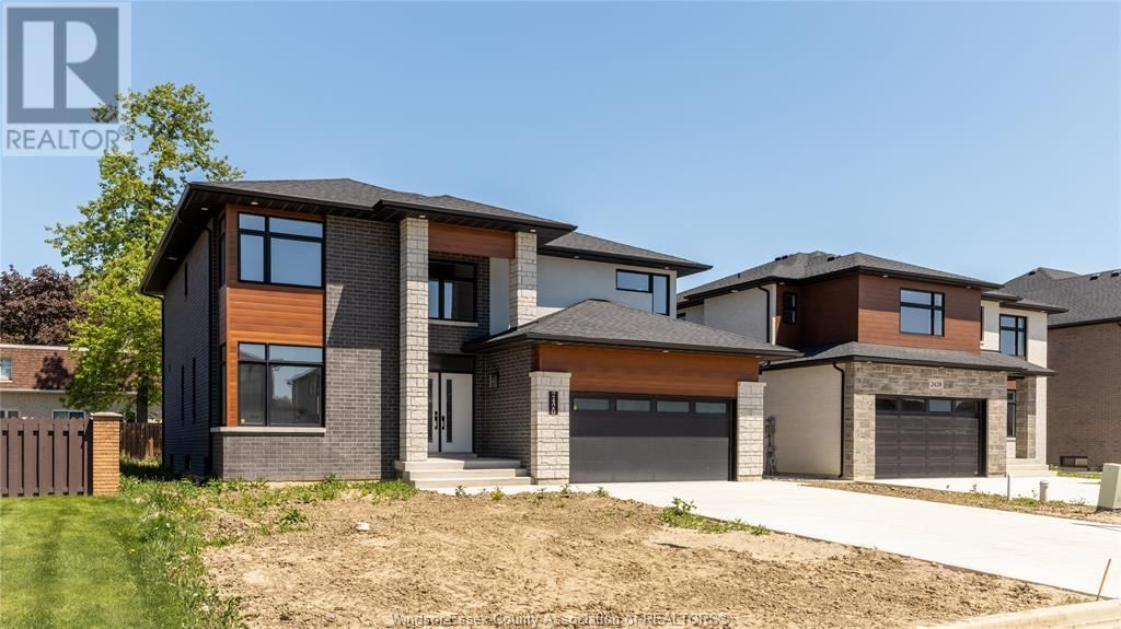 2420 ROXBOROUGH Image 3