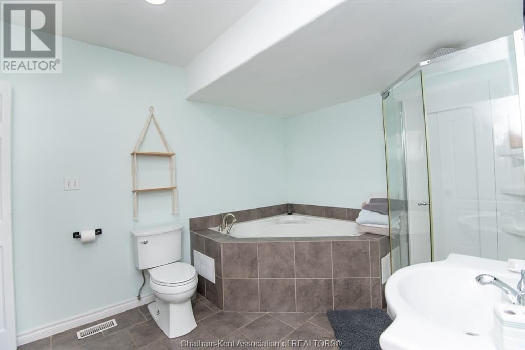 2352 OIL HERITAGE ROAD Image 15
