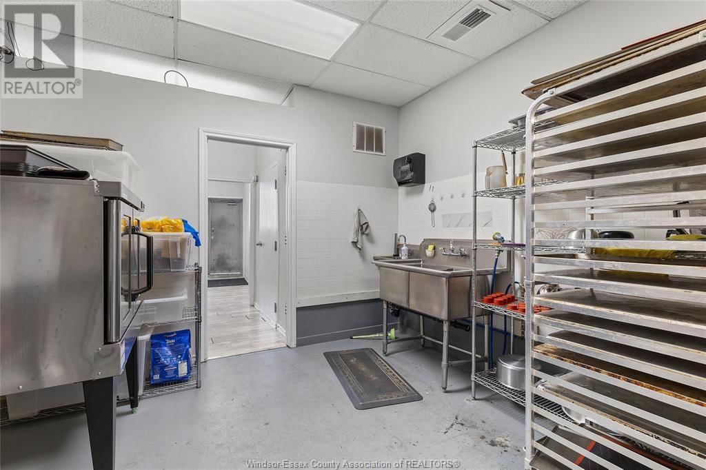 1169-1181 TECUMSEH ROAD EAST Image 39