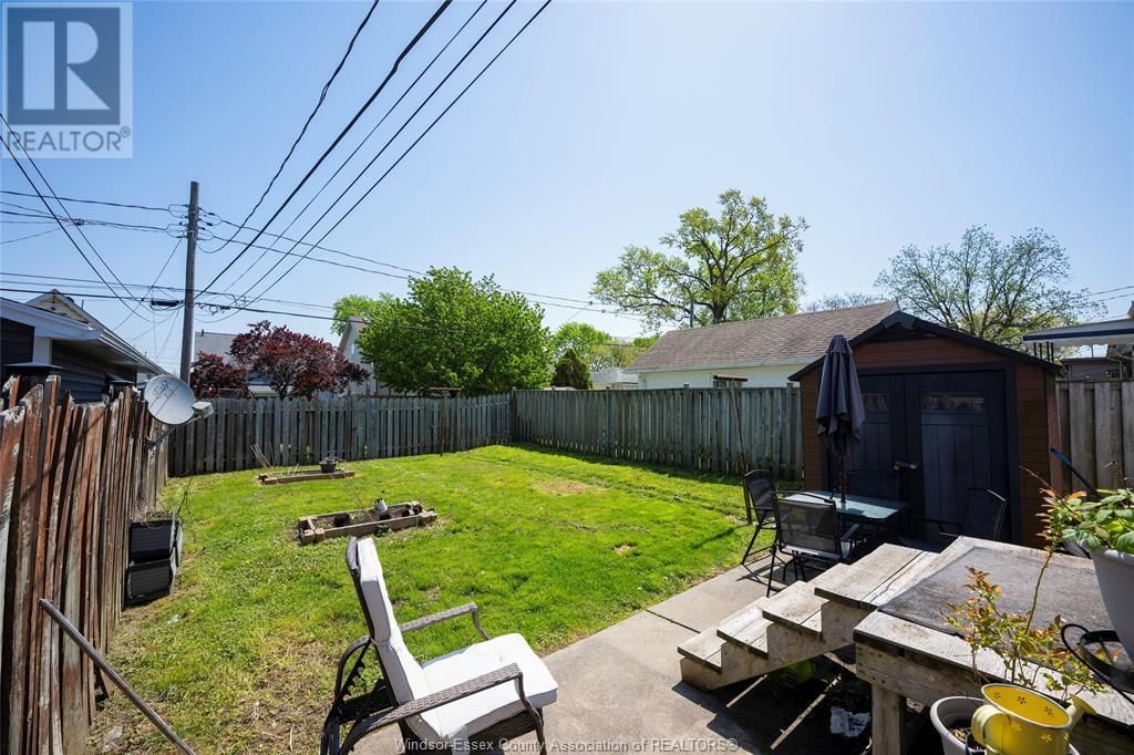 1072 ELM AVENUE Image 4