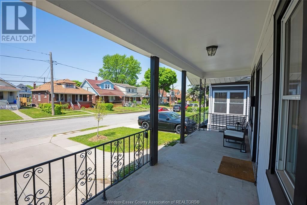 1072 ELM AVENUE Image 6