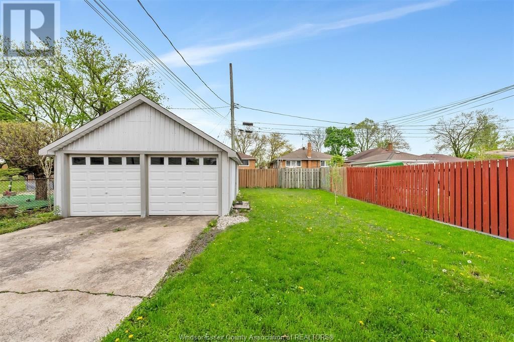 1564 ALEXIS ROAD Image 10