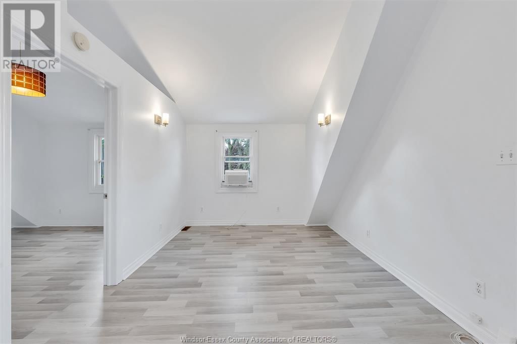 1564 ALEXIS ROAD Image 16
