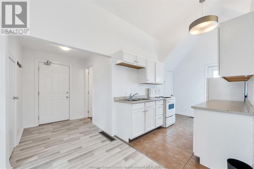 1564 ALEXIS ROAD Image 19