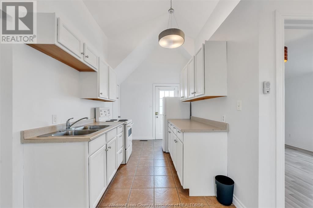1564 ALEXIS ROAD Image 20