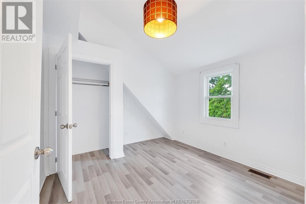 1564 ALEXIS ROAD Image 23