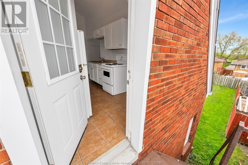 1564 ALEXIS ROAD Image 27