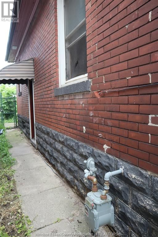 1050 DROUILLARD ROAD Image 4