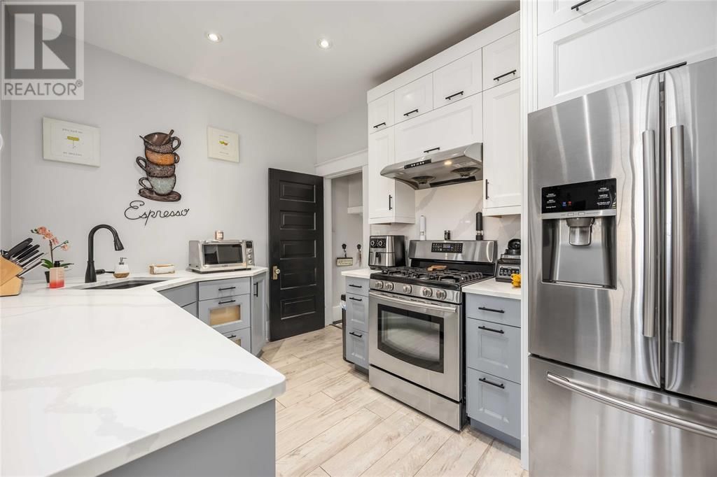 329 VIDAL STREET NORTH Image 15