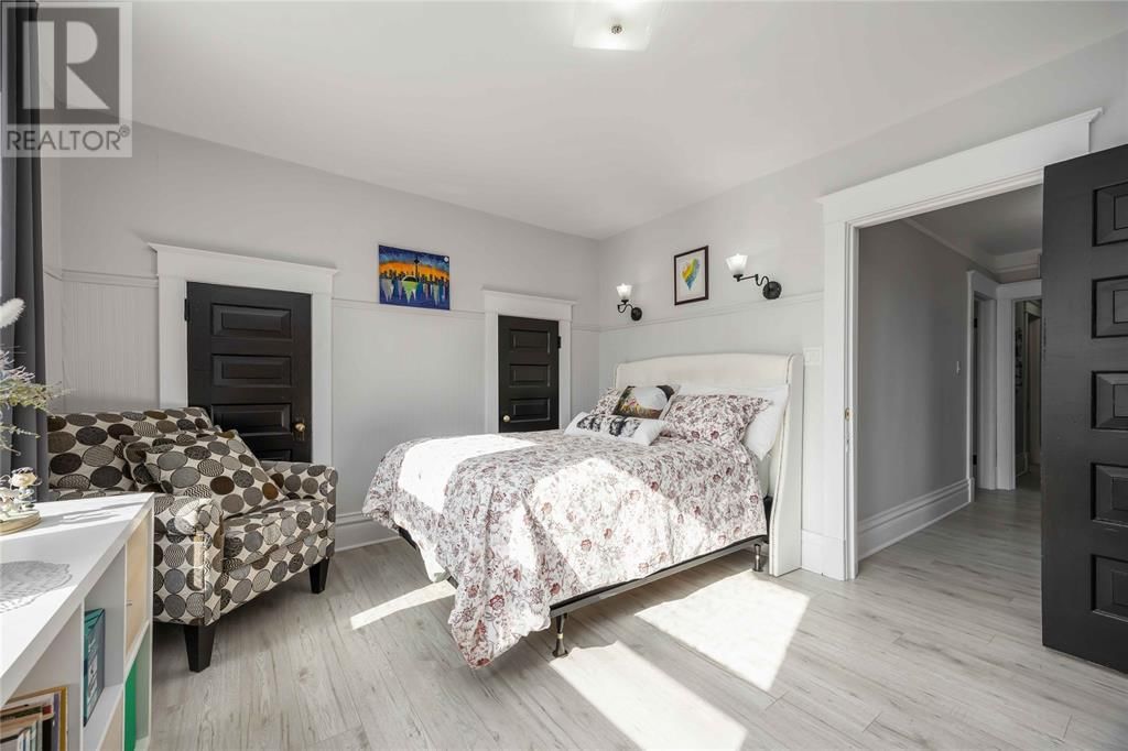 329 VIDAL STREET NORTH Image 20