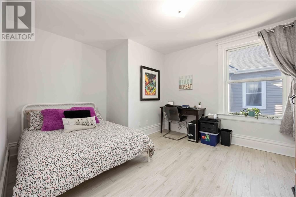 329 VIDAL STREET NORTH Image 23