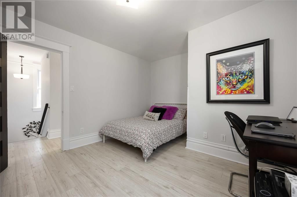 329 VIDAL STREET NORTH Image 24