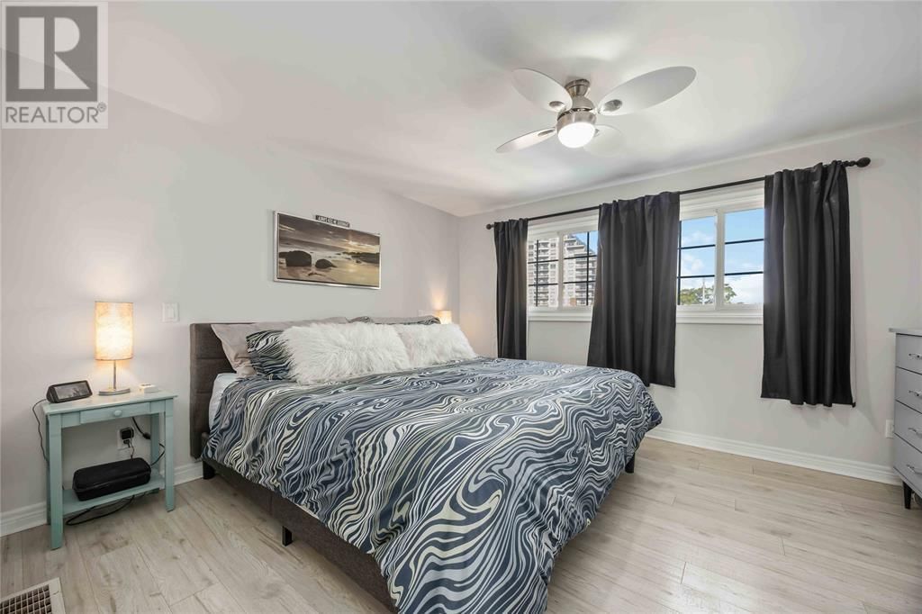 329 VIDAL STREET NORTH Image 27