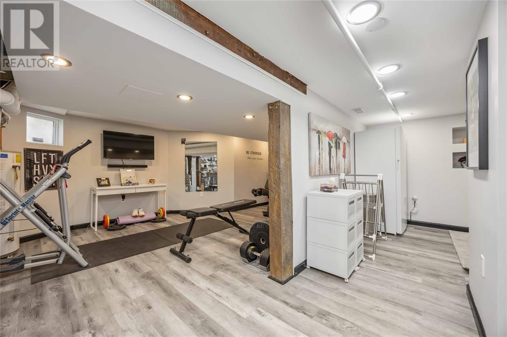 329 VIDAL STREET NORTH Image 33