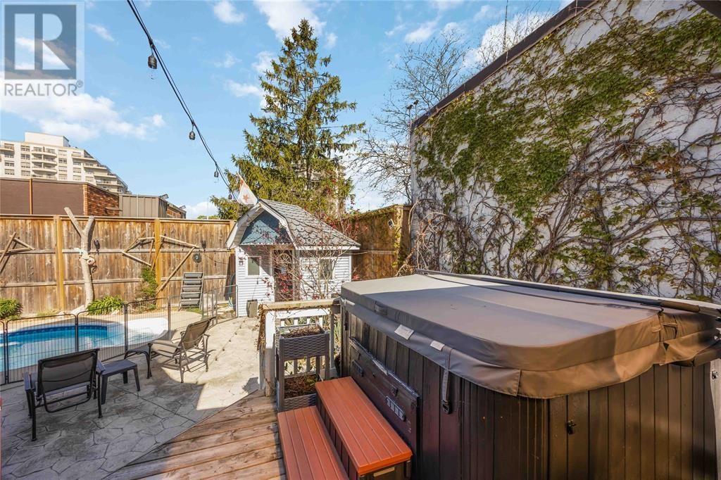 329 VIDAL STREET NORTH Image 40