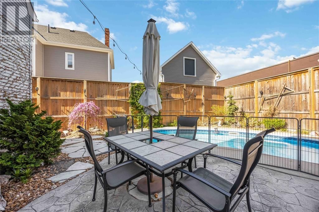 329 VIDAL STREET NORTH Image 44