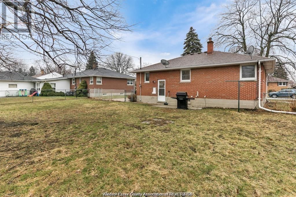 MAIN - 3580 MCKAY Image 11