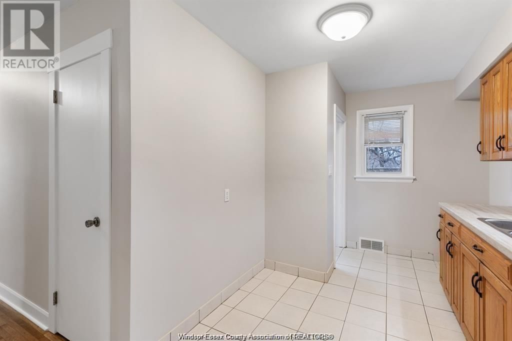 MAIN - 3580 MCKAY Image 9