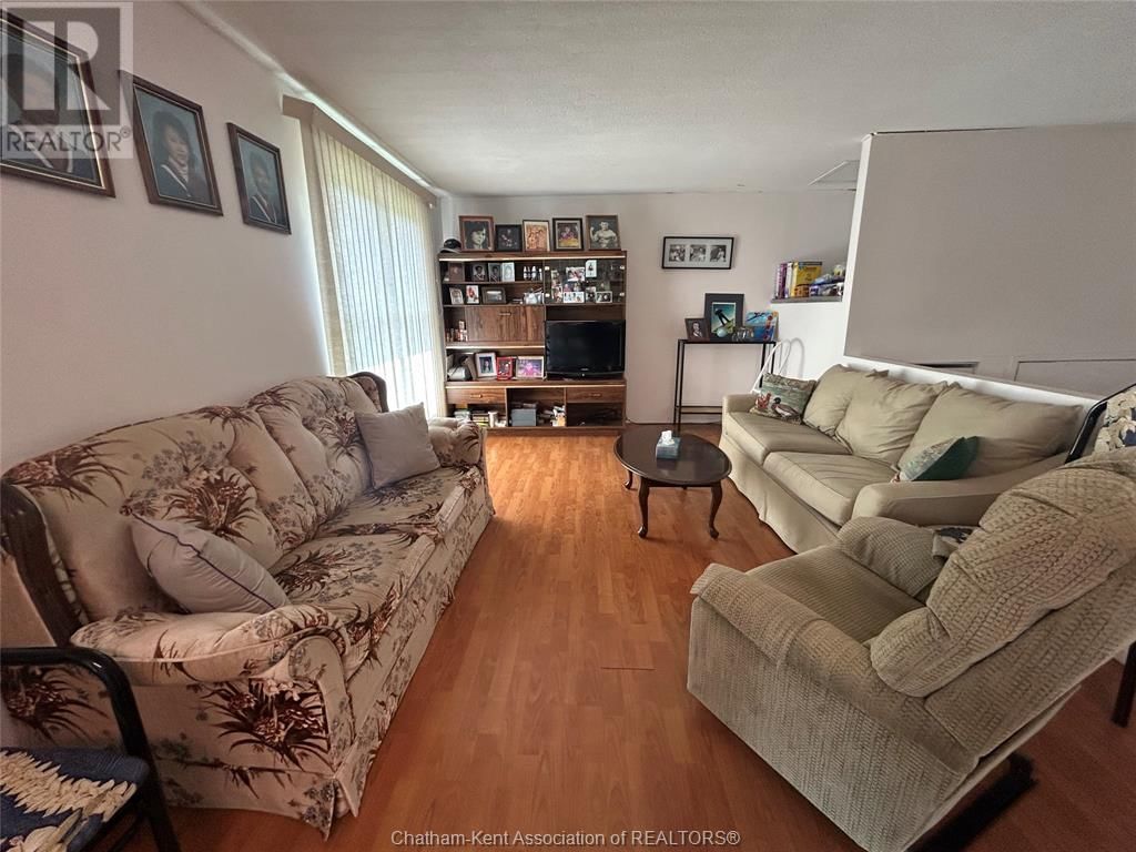 104 RANDOLF CRESCENT Image 3