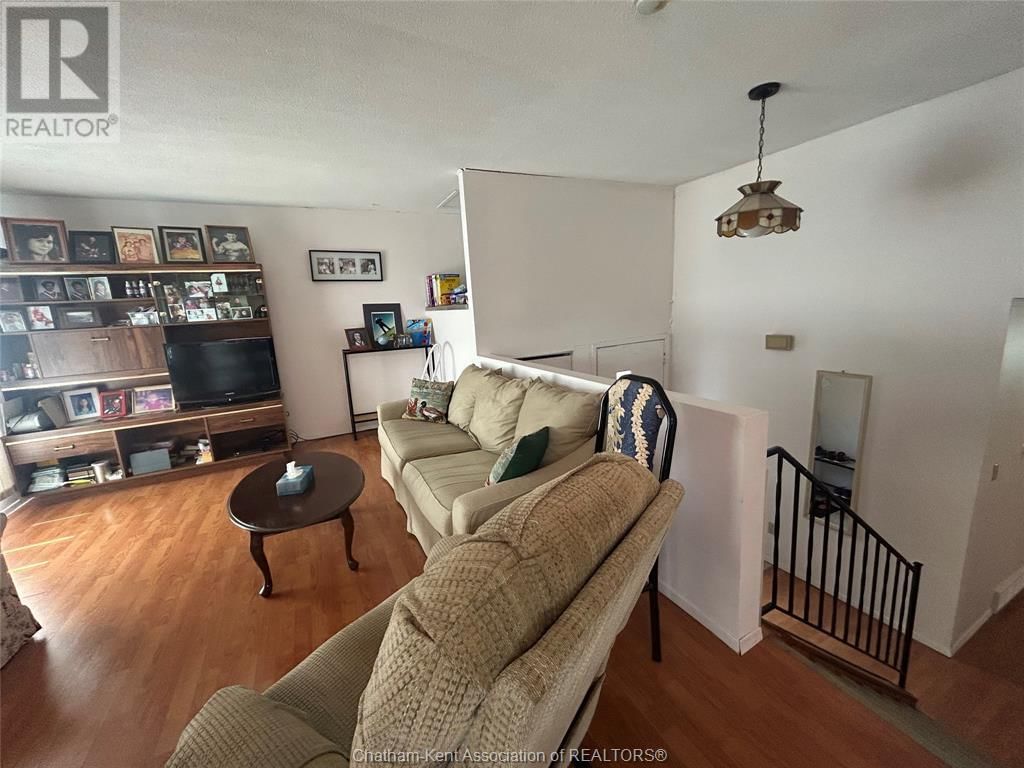 104 RANDOLF CRESCENT Image 6