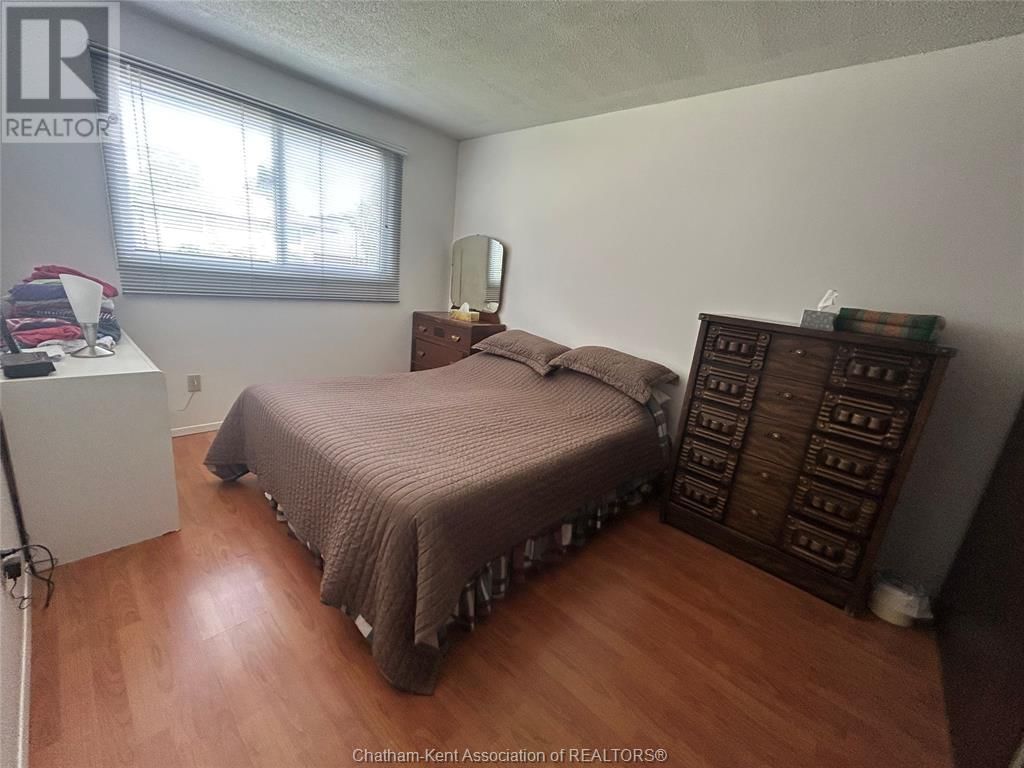 104 RANDOLF CRESCENT Image 9