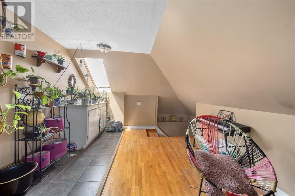 169 CHRISTINA STREET SOUTH Image 10