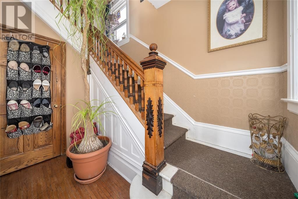 169 CHRISTINA STREET SOUTH Image 15