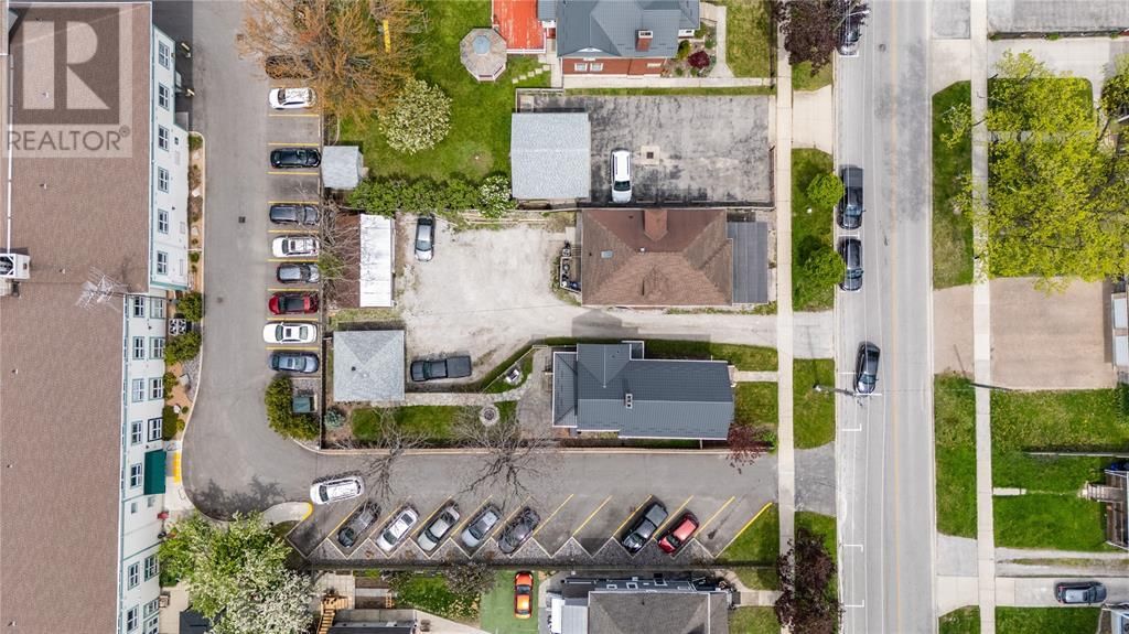 169 CHRISTINA STREET SOUTH Image 40
