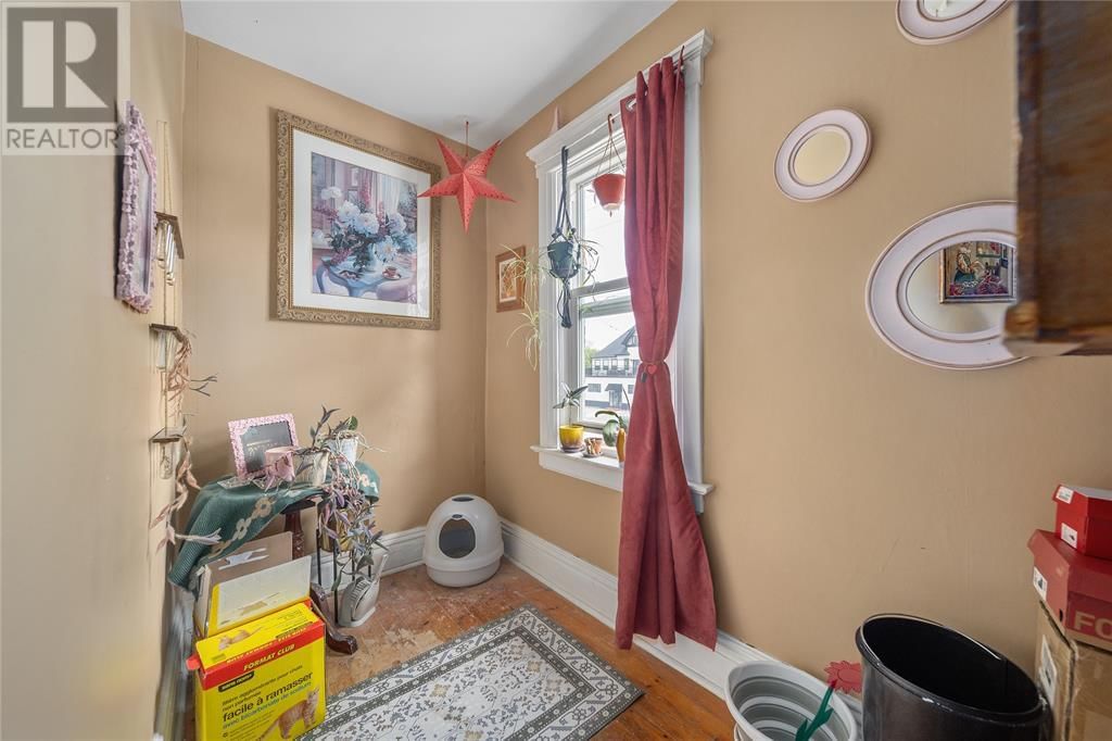 169 CHRISTINA STREET SOUTH Image 5