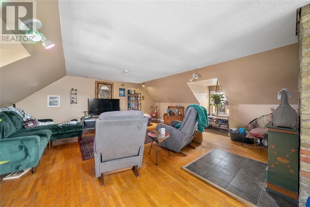 169 CHRISTINA STREET SOUTH Image 8